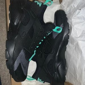 nike huarache rum ultras